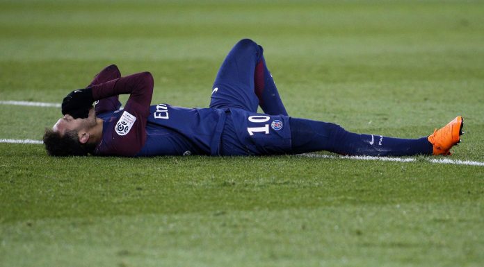 Le PSG annonce que Neymar “sera opéré en fin de semaine au Brésil”
