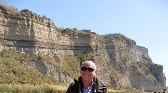 Le bradyséisme dans les Champs Phlégréens : un phénomène à surveiller de près