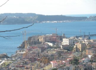 Un an après le séisme des Campi Flegrei : la terre « respire » plus lentement, mais ne s’arrête pas